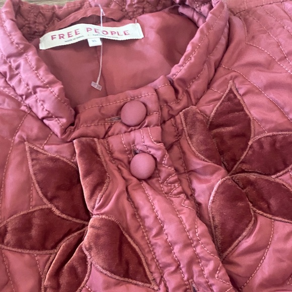 NWT Free people Quinn quilted jacket. Size XL mauve maroon - Picture 4 of 12